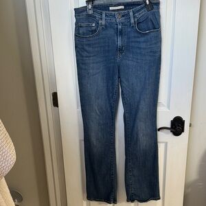 Levi's Women's 725 High Rise Bootcut Jeans 30